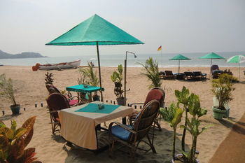 Ducknchill-agonda Hotel